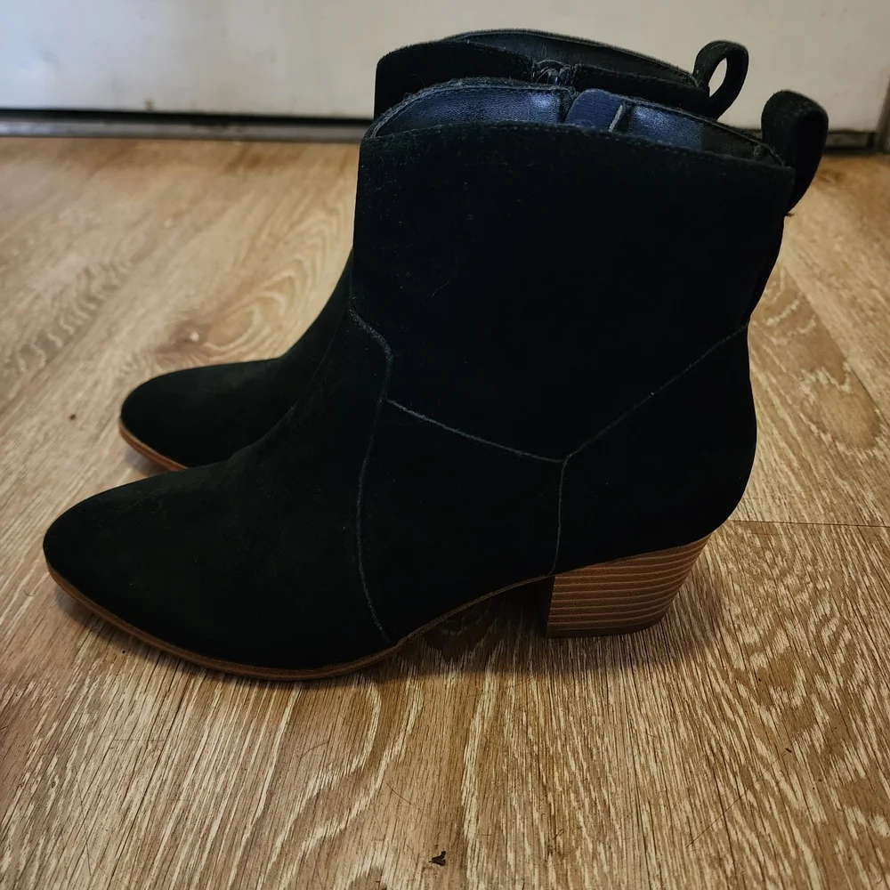 Amazon Essentials Women's Black Ankle Boots